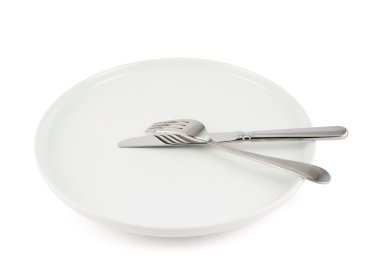 Tablo bıçak, çatal ve izole seramik tabak