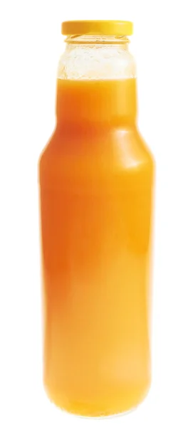 Glazen fles van wortelsap geïsoleerd — Stockfoto