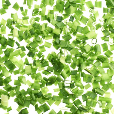 yeşil soğan parçaları