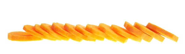 Gesneden gepelde wortel geïsoleerd — Stockfoto