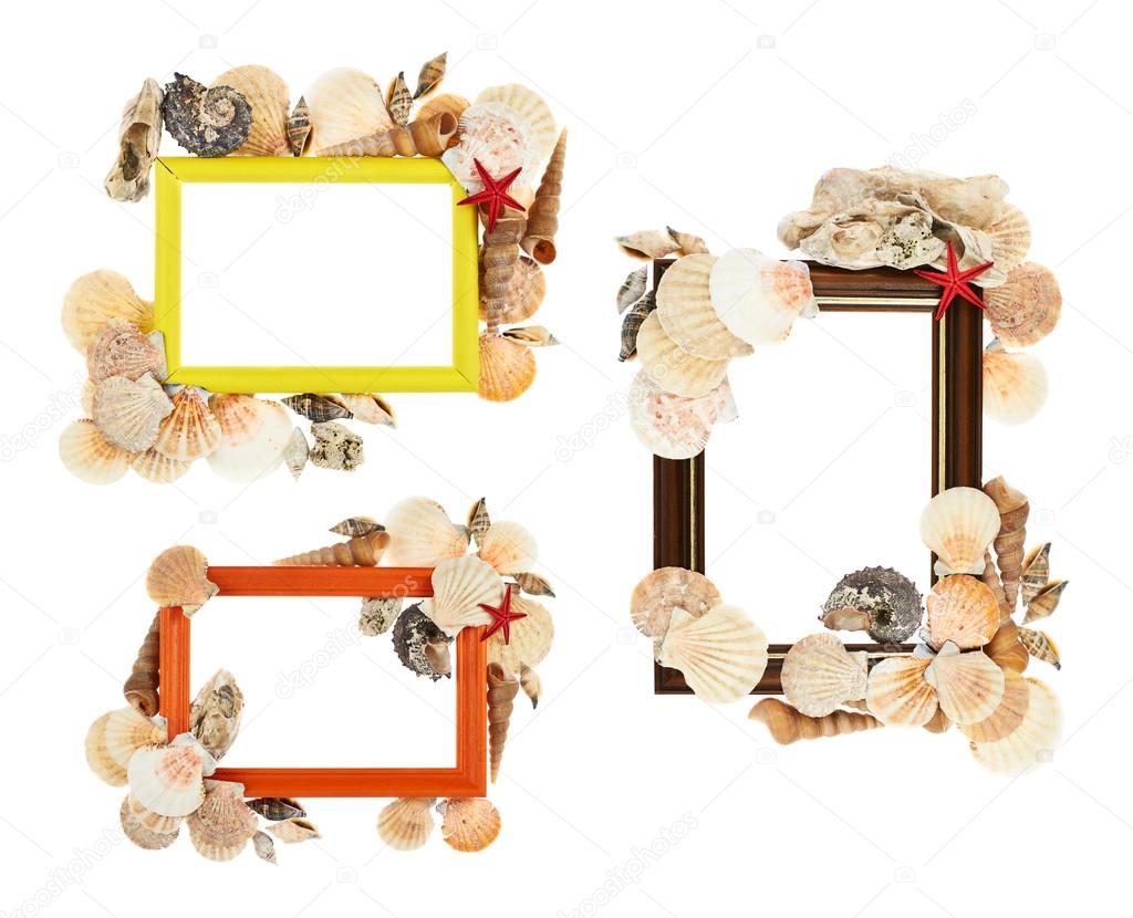 Empty frame decorated with seashells