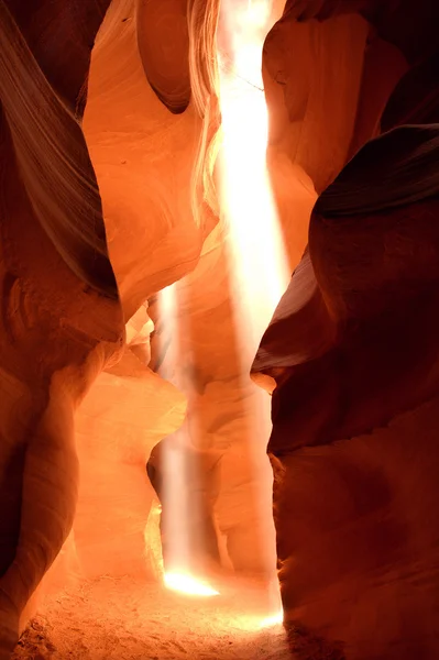 Amazing Light Beam in Antelope Canyon, Arizona,USA — Stock Photo, Image