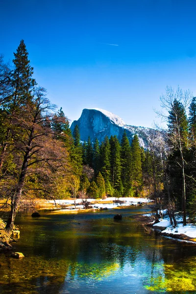 Halve koepel rock, de mijlpaal van yosemite national park, Californië Rechtenvrije Stockfoto's