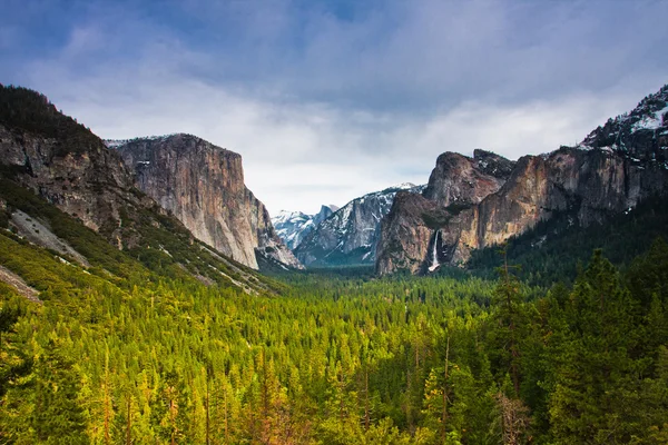 Beau paysage dans le parc national de Yosemite, Californie — Photo