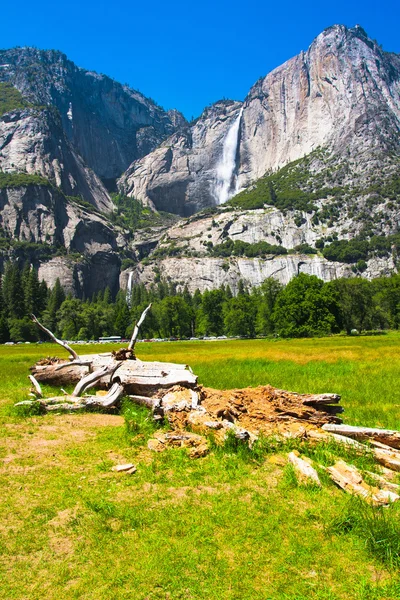 Hermosas cataratas de Yosemite en el Parque Nacional de Yosemite, California —  Fotos de Stock