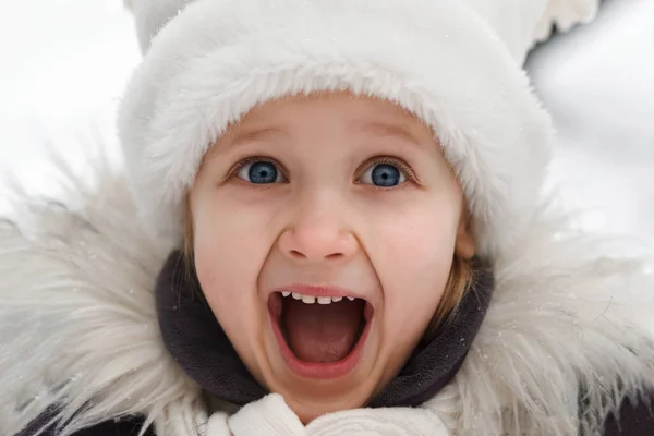 Retrato Inverno Crianças Emoções Alegres Inverno Feliz Criança Alegria Chapéu — Fotografia de Stock