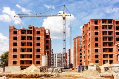 Tuğla Evler İnşaat Alanı. İnşaat halindeki yüksek binalar