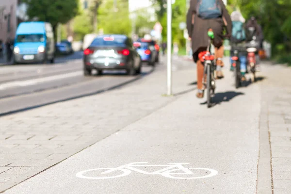 Značka Kole Cyklostezce Evropě Cyklista Kole Jízdní Pruh Ulici — Stock fotografie