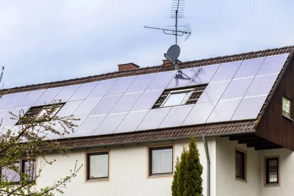 Panneaux Solaires Sur Toit Maison Station Solaire Système Solaire Énergie — Photo