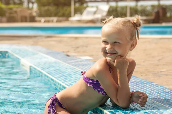 Bazén Pro Děti Sea Resort Šťastný Portrét Dítěte Dětském Bazénu — Stock fotografie