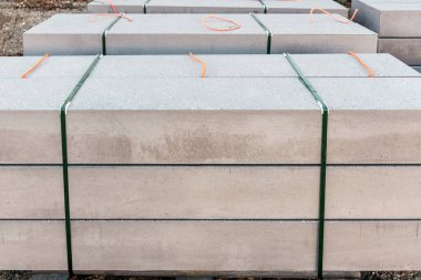 Yürümek ve bahçenin farklı kesimlerini birleştirmek için Stack 'e beton Pavement, Zemin, Geçit, Yol, Yol, Patika veya Geçit Blokları.