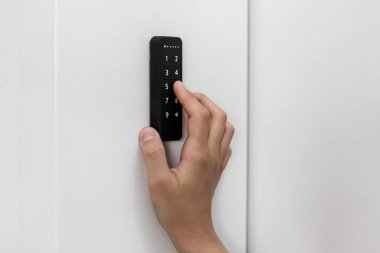 Elektronik kapı şifreli. Güvenlik tuş takımı giriş kapısı kilidi. 