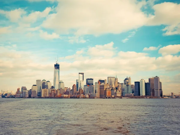 New York City skyline aerial view at sunset with colorful cloud — Stock Photo, Image