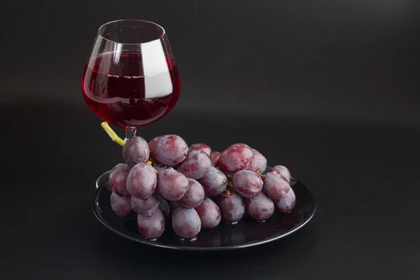 Grape with vine — Stock Photo, Image