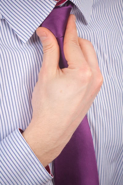 Man in een overhemd en stropdas — Stockfoto