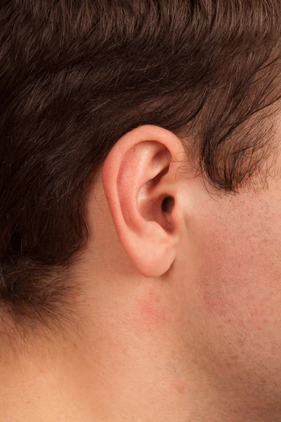 Primer plano de un oído humano —  Fotos de Stock