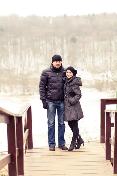 Happy Young Couple in Winter Park — Stock Photo, Image