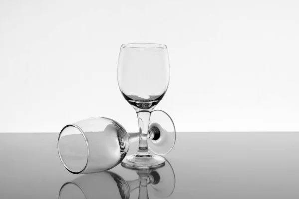 Two Empty Wine Glasses Reflection Background Front View — Stock fotografie