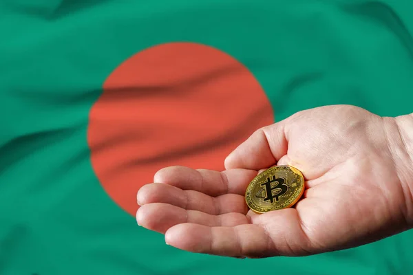 Golden Bitcoin Coin Man Hand Bangladesh Flag Background — 图库照片