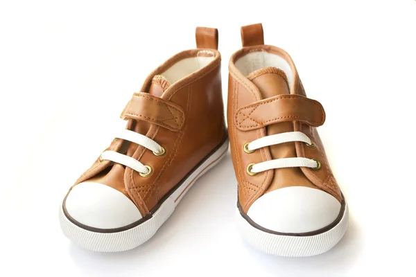 Zapatillas marrón aisladas sobre fondo blanco —  Fotos de Stock