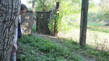 Erkek zombi sahnesi, harap olmuş bölge, korku filmi, Cadılar Bayramı ve diğerleri için. 