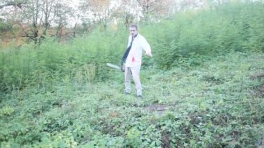 Erkek zombi sahnesi, harap olmuş bölge, korku filmi, Cadılar Bayramı ve diğerleri için. 