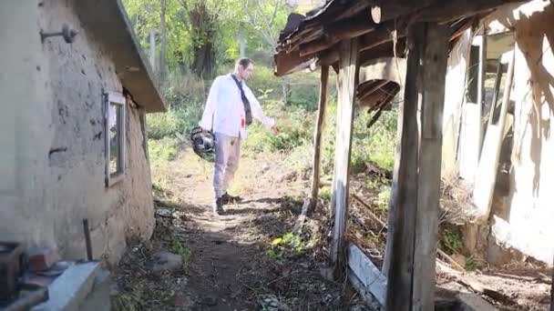Man Zombie Scene Ruïne Gebied Platteland Horror Shoot Voor Halloween — Stockvideo
