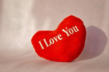 Sevgililer Günün kutlu olsun. Romantizm için arka plan. Kırmızı kalp, tatlı kart, seni seviyorum..