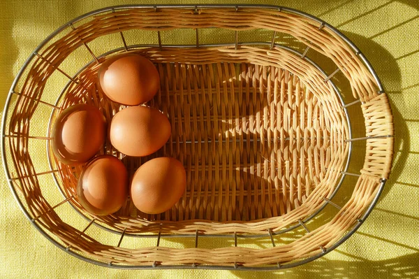 Happy Easter Beautiful Decoration Spring Holiday Chicken Eggs Wicker Basket — Stock Photo, Image
