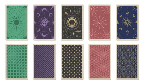 Tarot kartlarının arkası. Güneş, ay, yıldızlar, eller, süs ve desenli bir kart şablonu. Büyü ve mistik tasarım elementleri. Astroloji ve esrarengiz kartlar