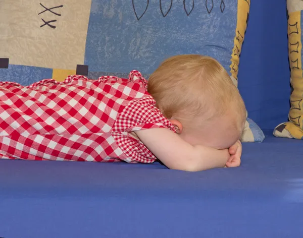 Little baby girl lying face down — Stock Photo, Image