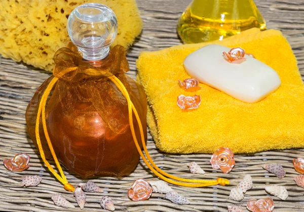 Bath oil and soap — Stock Photo, Image