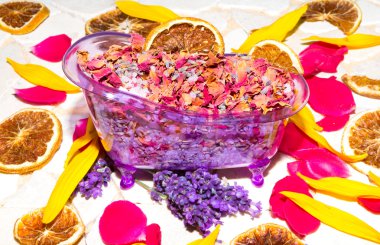 renkli lüks küvet natürmort