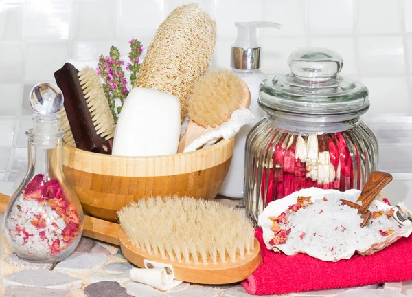 Bathing accessories for a luxury spa treatment — Stock Photo, Image