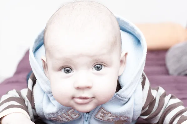 Glücklicher kleiner Junge — Stockfoto