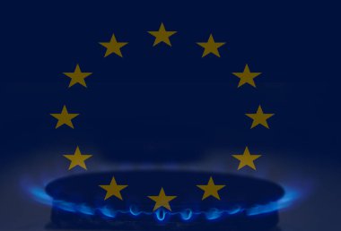Avrupa bayrağının arka planında bir gaz sobası yanıyor