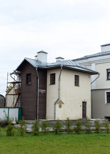 2021年11月-ベラルーシ・グルドノ州ノヴォグルドック- 10 02年:歴史的建造物と通り — ストック写真