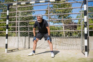 Ciddi kıdemli kaleci maç için hazır.