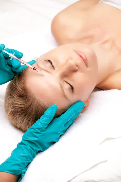 güzellik kadın yüz enjeksiyonları.