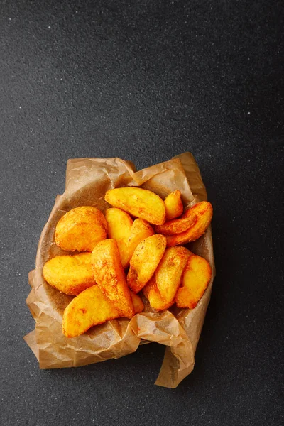 Cunhas Batata Taça Closeup Cunhas Batata Mesa Concreto Escuro — Fotografia de Stock