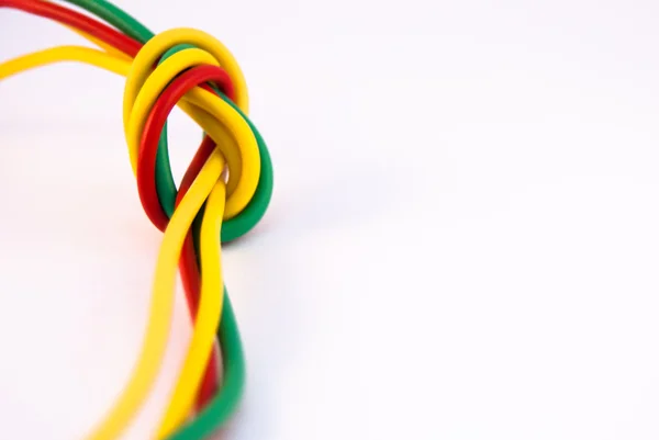 düğüm renkli teller yapılmış