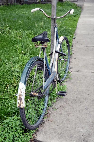 Bicicleta clásica vintage retro ciudad —  Fotos de Stock