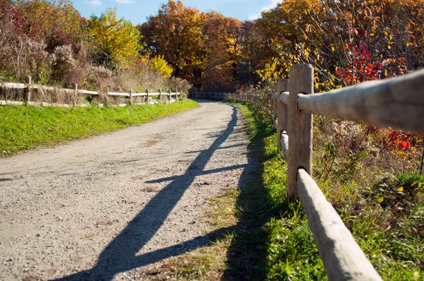 Sendero de senderismo de otoño — Foto de Stock