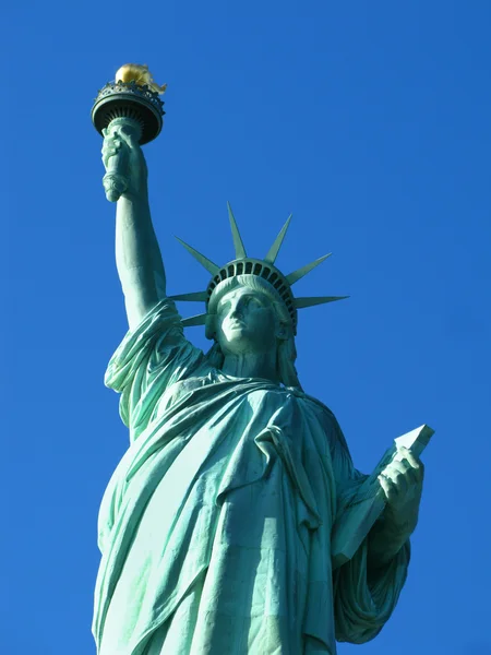 New York: The Statue of Liberty, um símbolo americano. Liberty Island, Nova Iorque, EUA — Fotografia de Stock