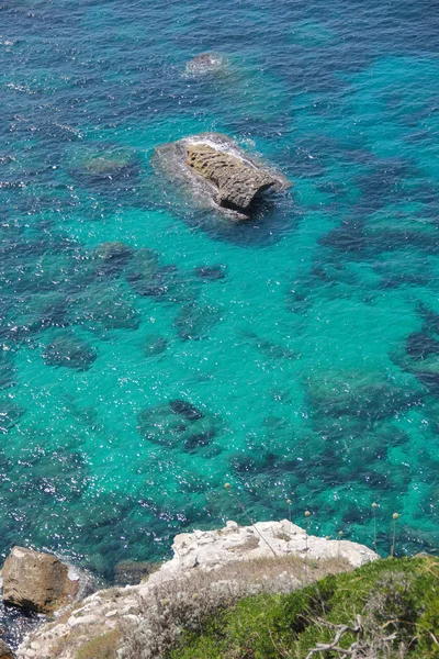 Beautiful turquoise waters of the Mediterranean sea, near Bonifacio (Corsica) — Stock Photo, Image