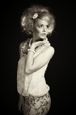 Retro stil poz içinde kadın