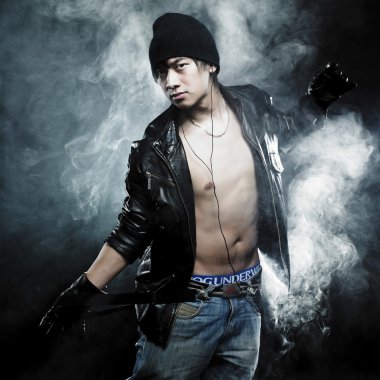 Asya tekno dans çocuk