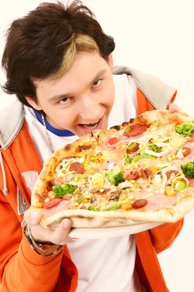 Gente comiendo pizza — Foto de Stock