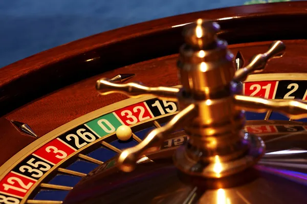 Details of gaming of roulette and poker — Stock Photo, Image