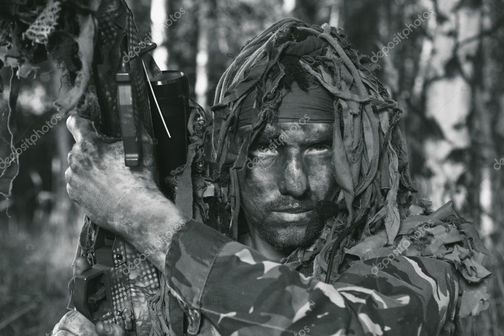 RÃ©sultat de recherche d'images pour "sniper cachÃ© foret"